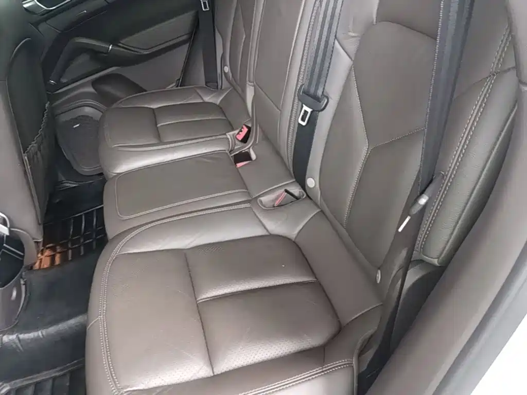 Porsche Cayenne — миниатюра 17