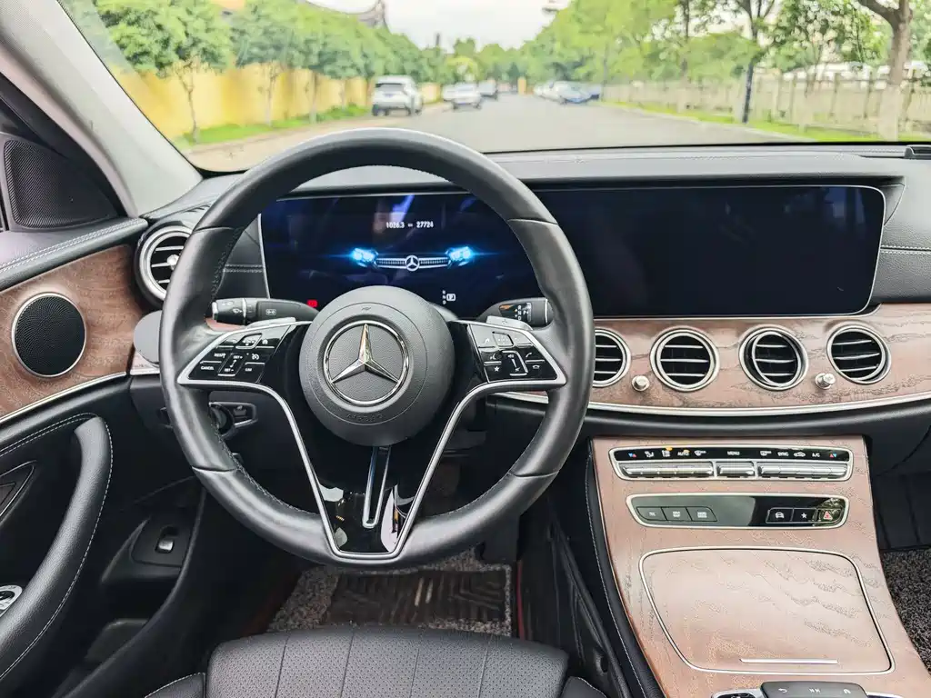 Mercedes-Benz E-Class E 2023 E 260 L