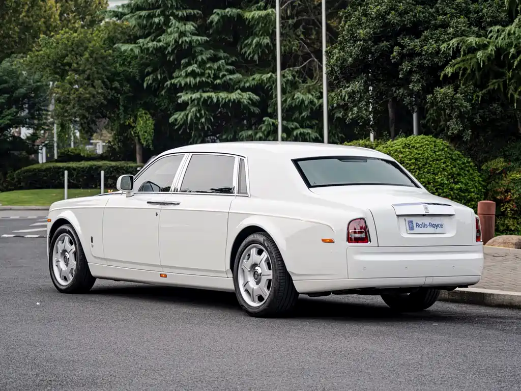 Rolls-Royce Phantom — миниатюра 5