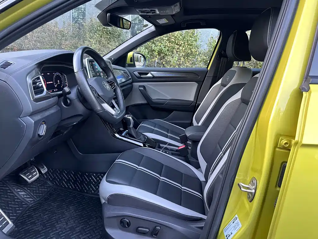 VOLKSWAGEN T ROC EXPLORING SONGS