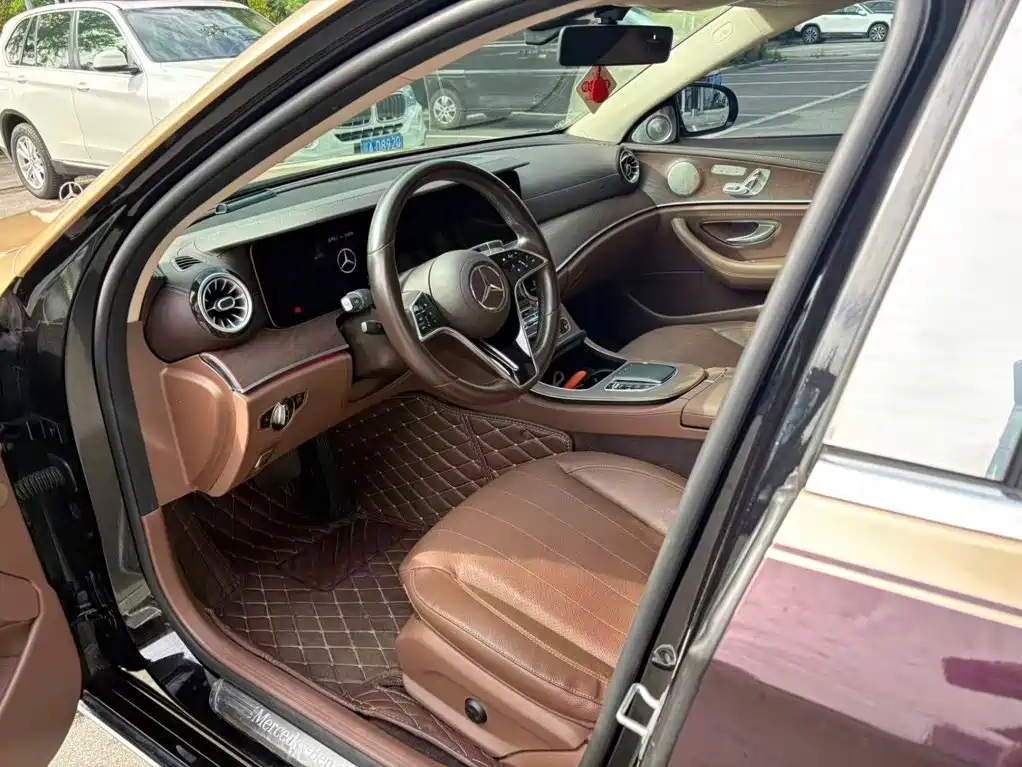 Mercedes-Benz E-Class — миниатюра 15
