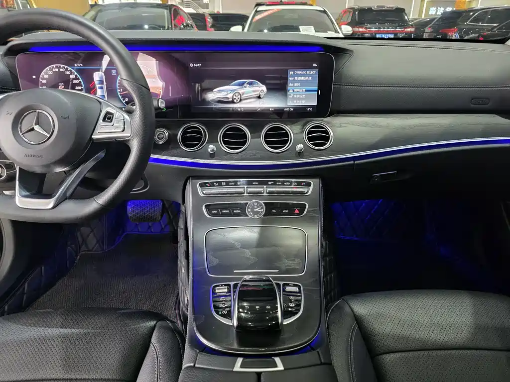 Mercedes-Benz E-Class — миниатюра 11