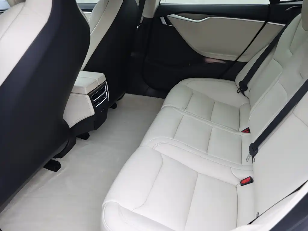 Tesla Model S — миниатюра 12