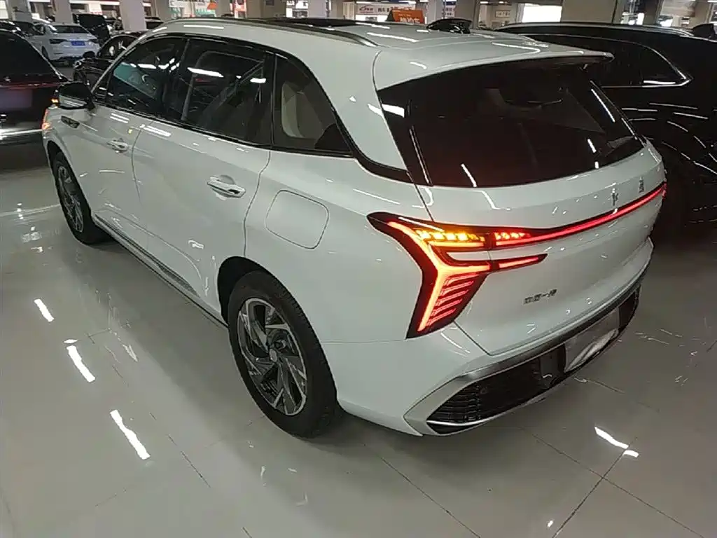 Hongqi HS3 PHEV 2024 115km