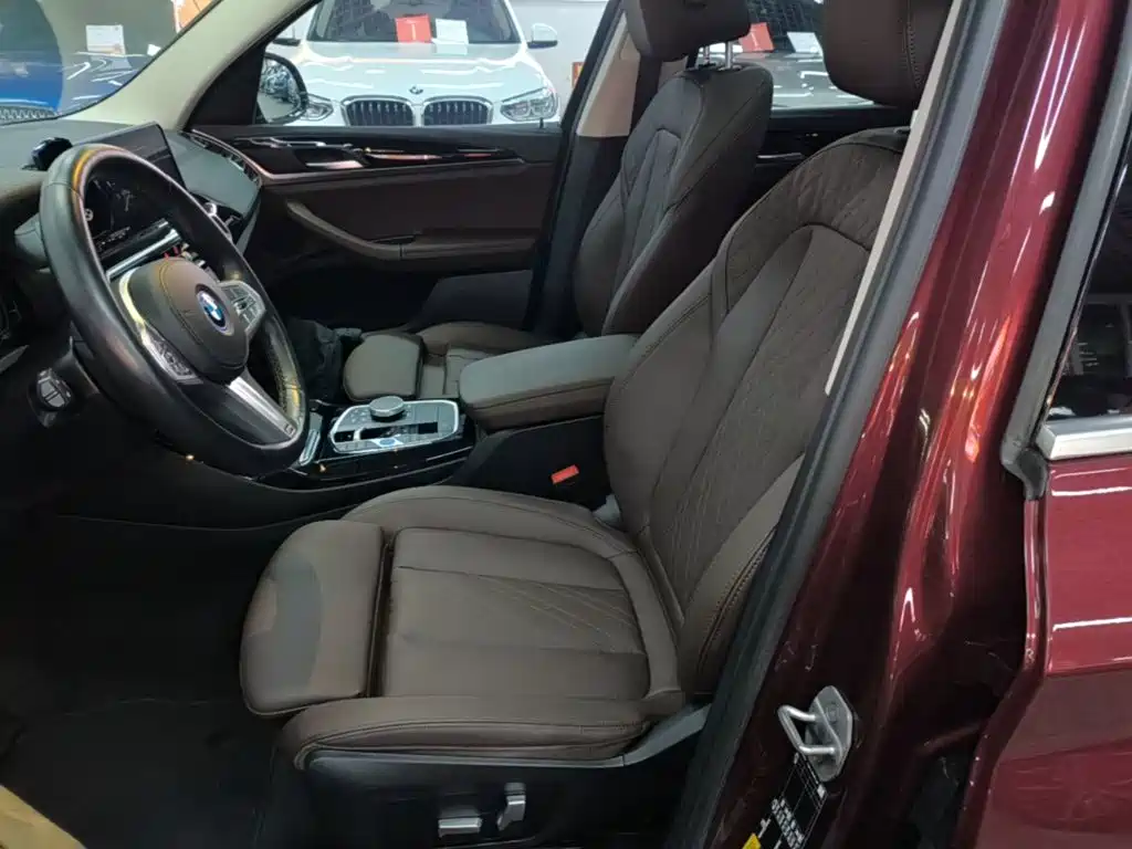 BMW iX3 — миниатюра 15