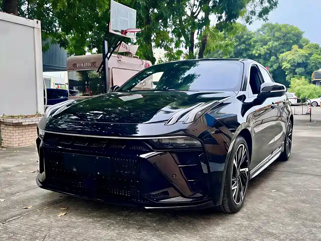 2023 Lynk & Co 03