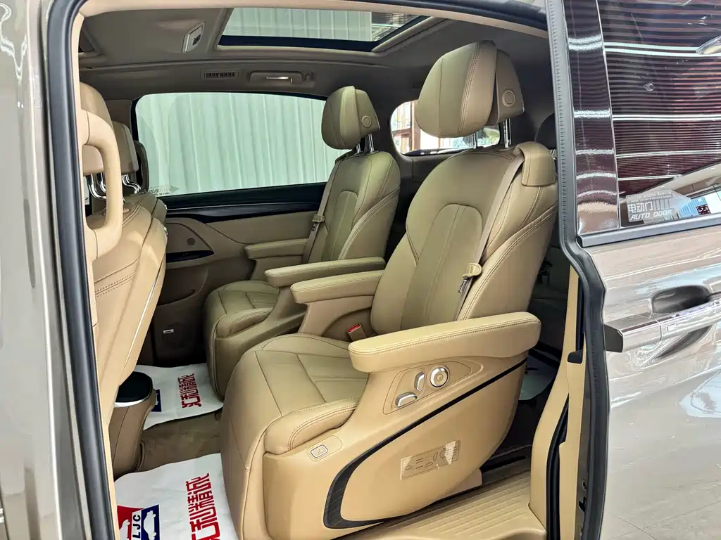 Buick GL8 2021 ES 653T Luxury