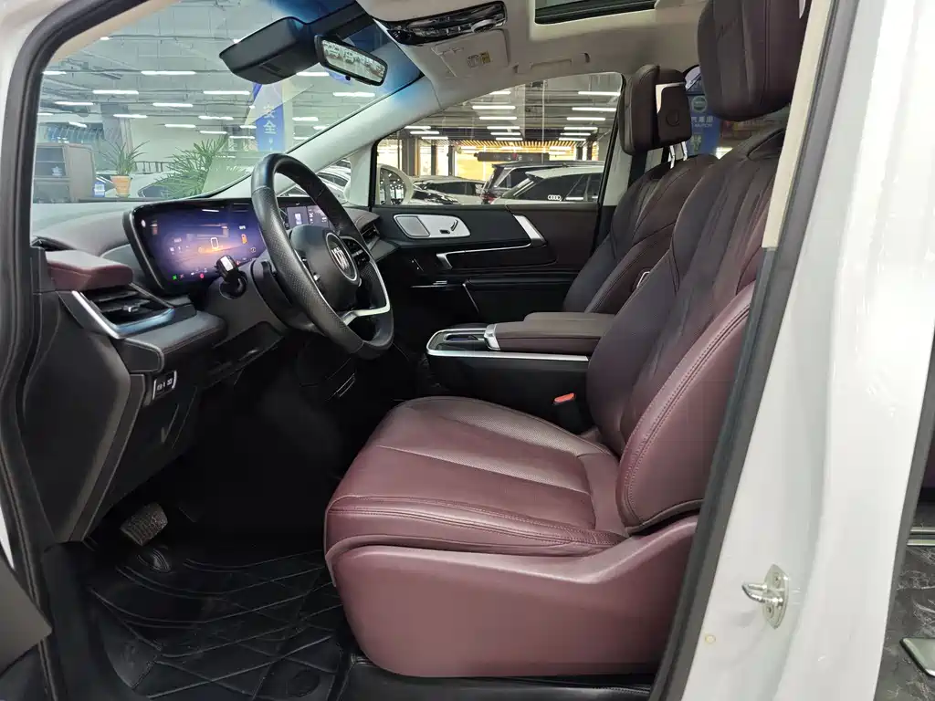 Buick Century 2023 2.0T мест