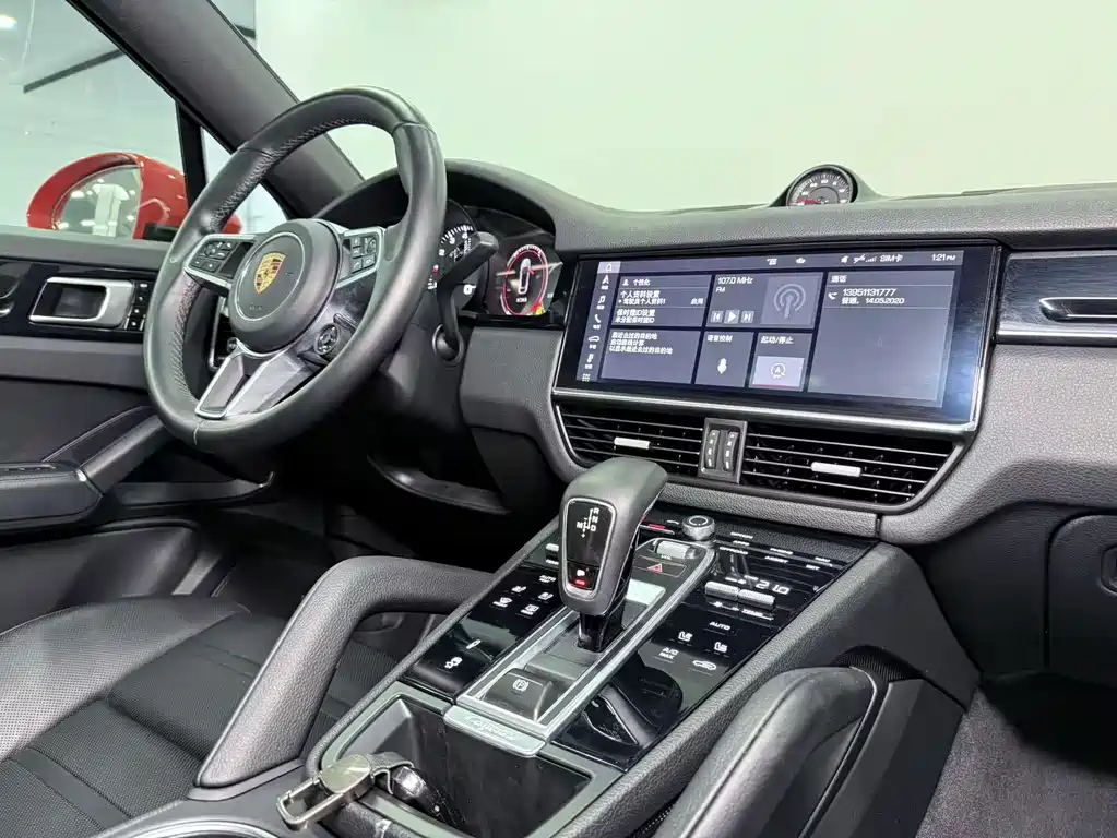 Porsche Cayenne — миниатюра 11