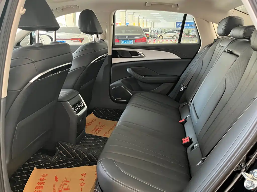Hongqi Hongqi H5 — миниатюра 5
