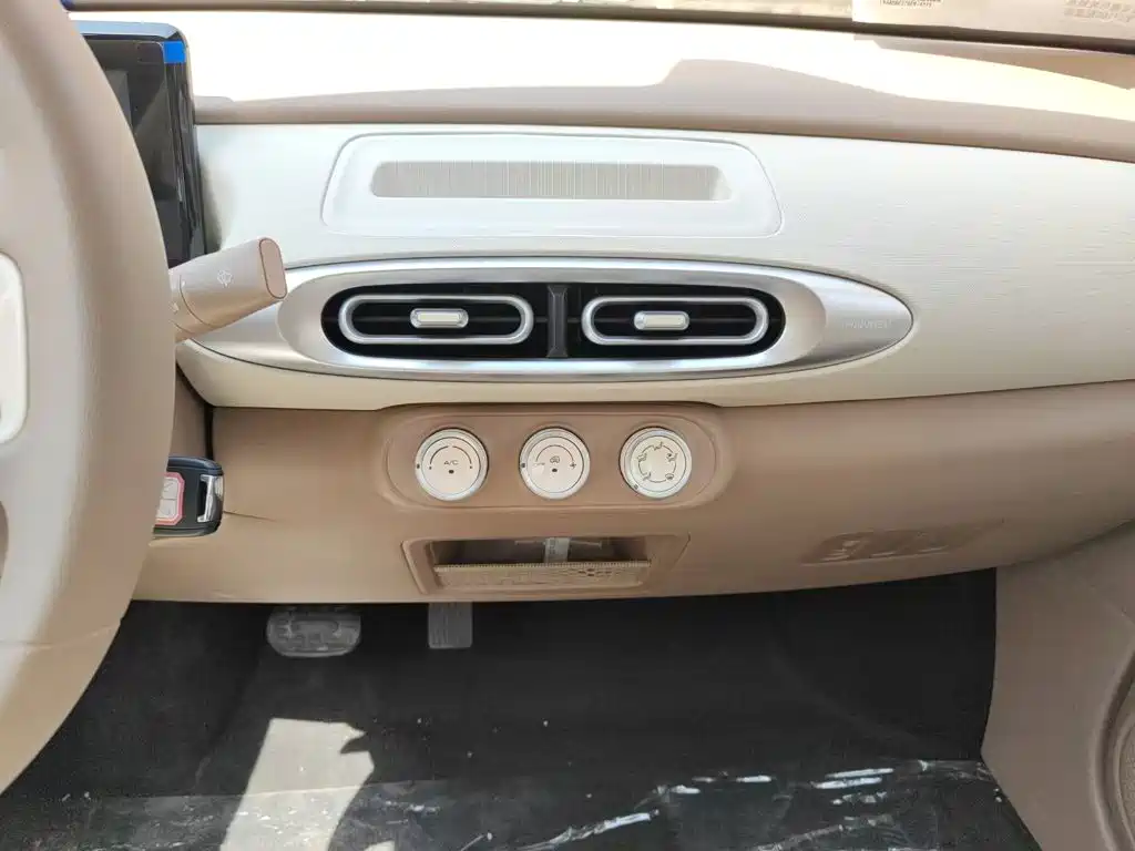 Wuling MINIEV — миниатюра 13
