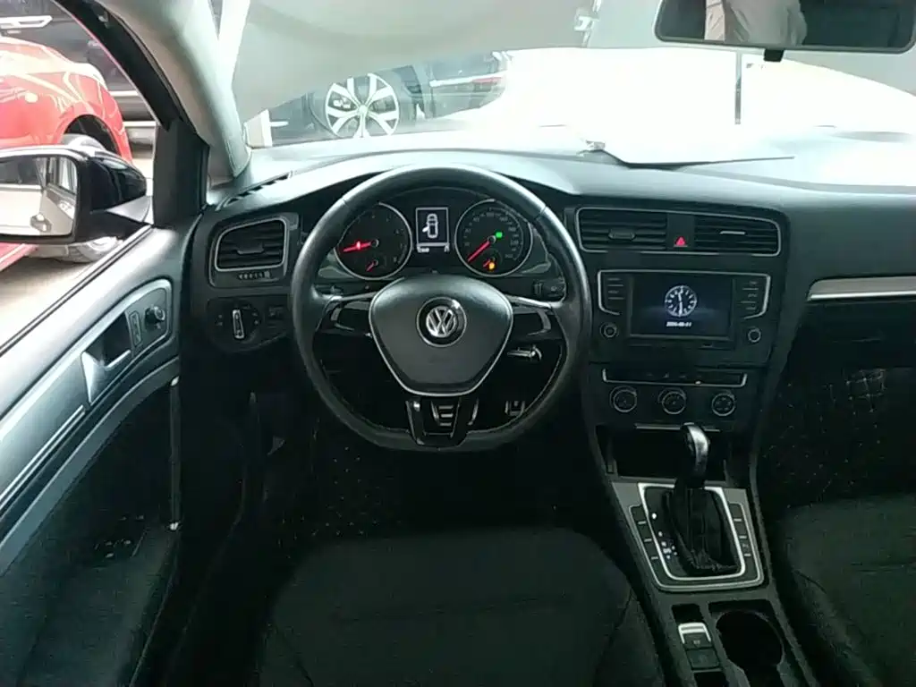 Volkswagen Golf — миниатюра 11