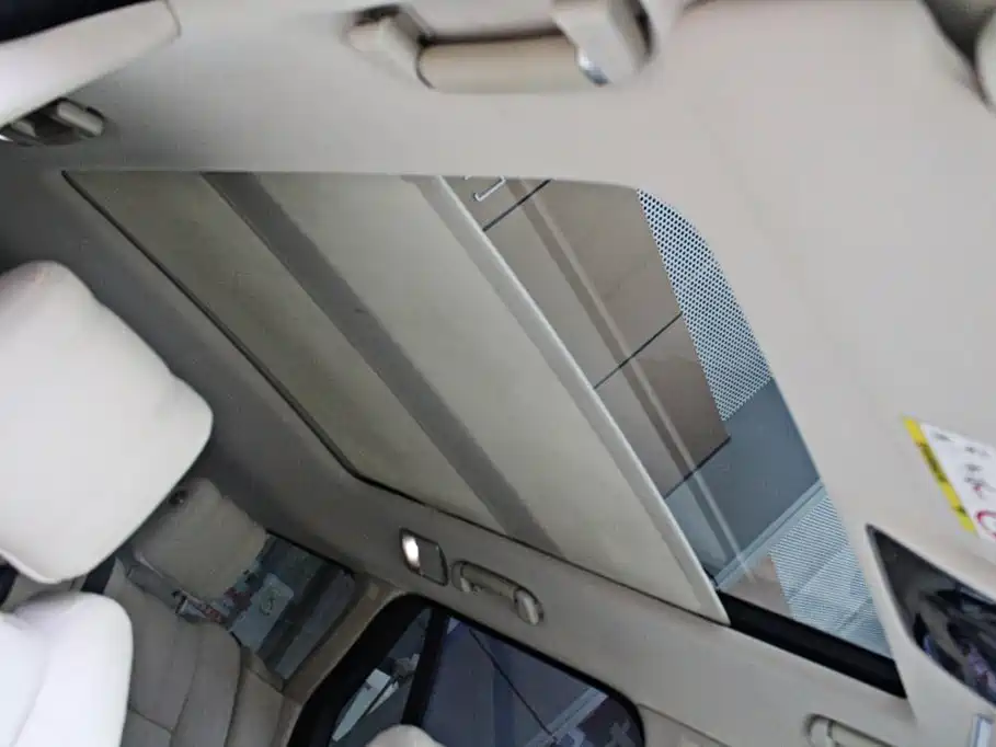 Land Rover Range Rover — миниатюра 9