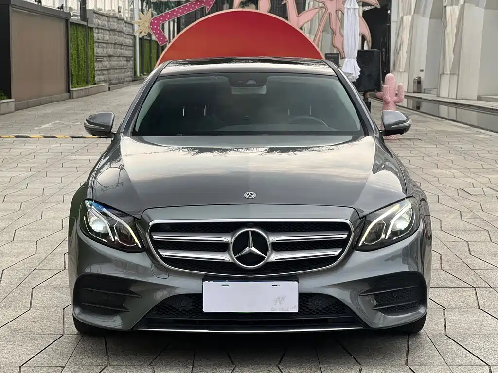 Mercedes-Benz E-Class — миниатюра 2