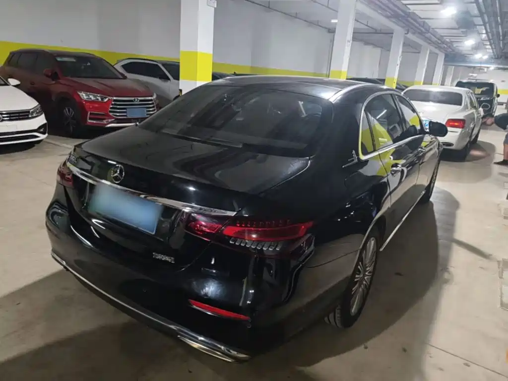 Mercedes-Benz E-Class — миниатюра 7