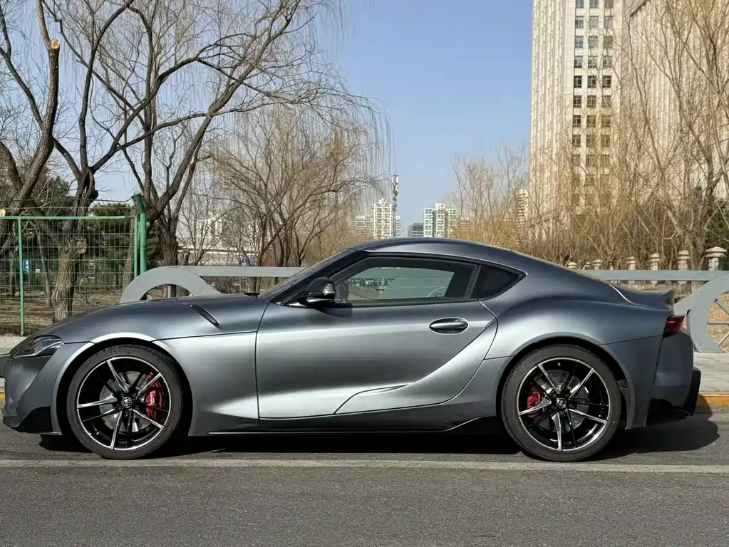 TOYOTA SUPRA