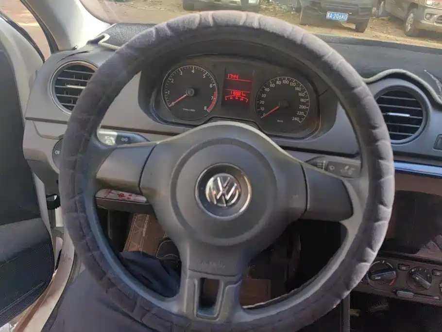 Volkswagen Jetta — миниатюра 15