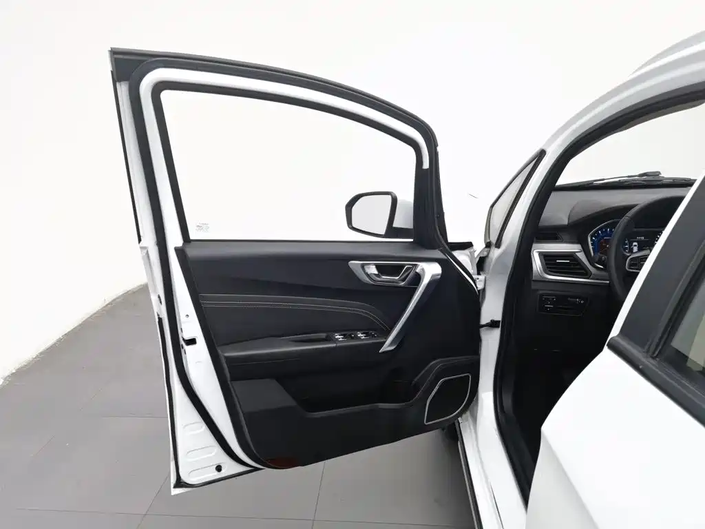 Geely Vision X3 — миниатюра 8