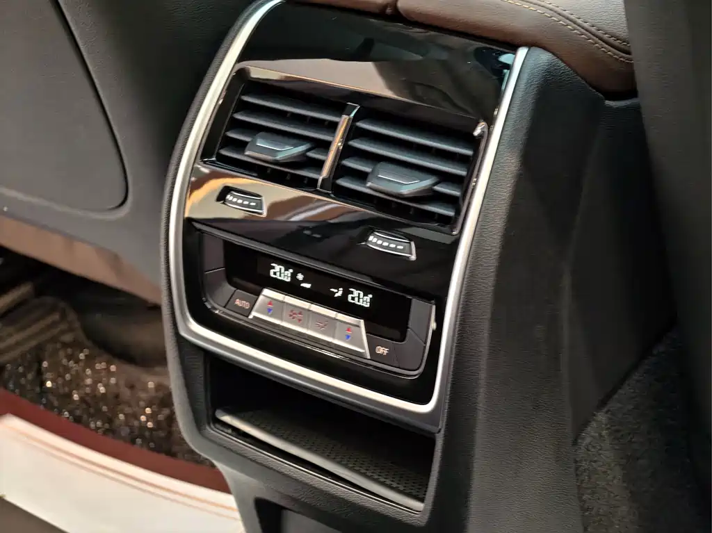 BMW X5 (Import) — миниатюра 11
