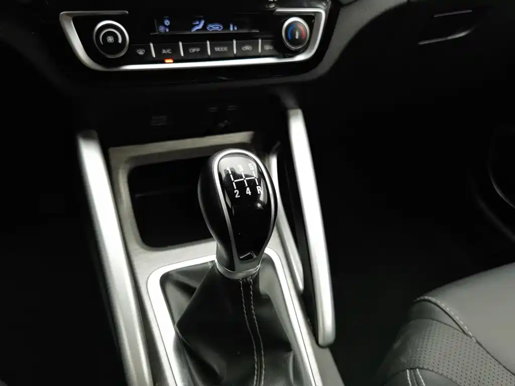 Geely Vision X3 — миниатюра 13