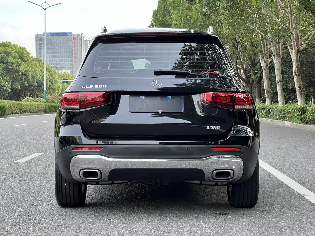 MERCEDES-BENZ GLB