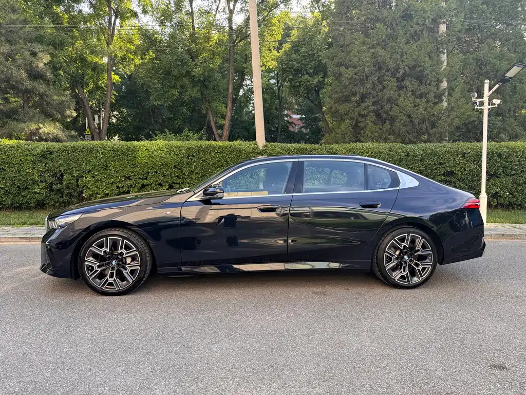 BMW 5 Series 5 2025 530Li Premium M Sport