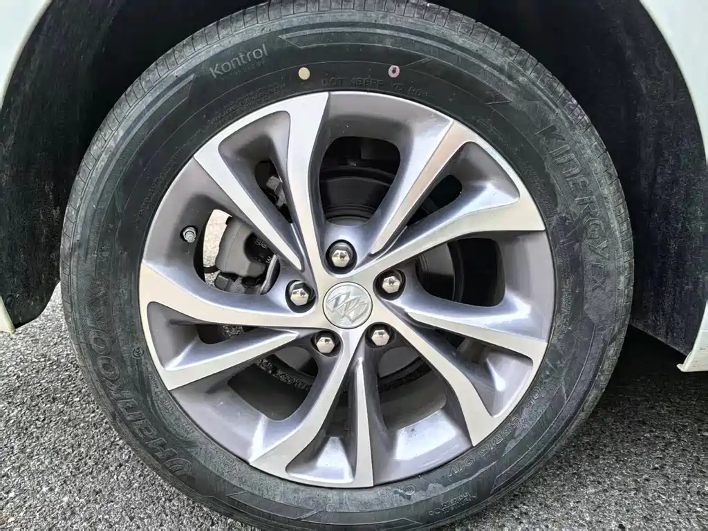 Buick Verano — миниатюра 9