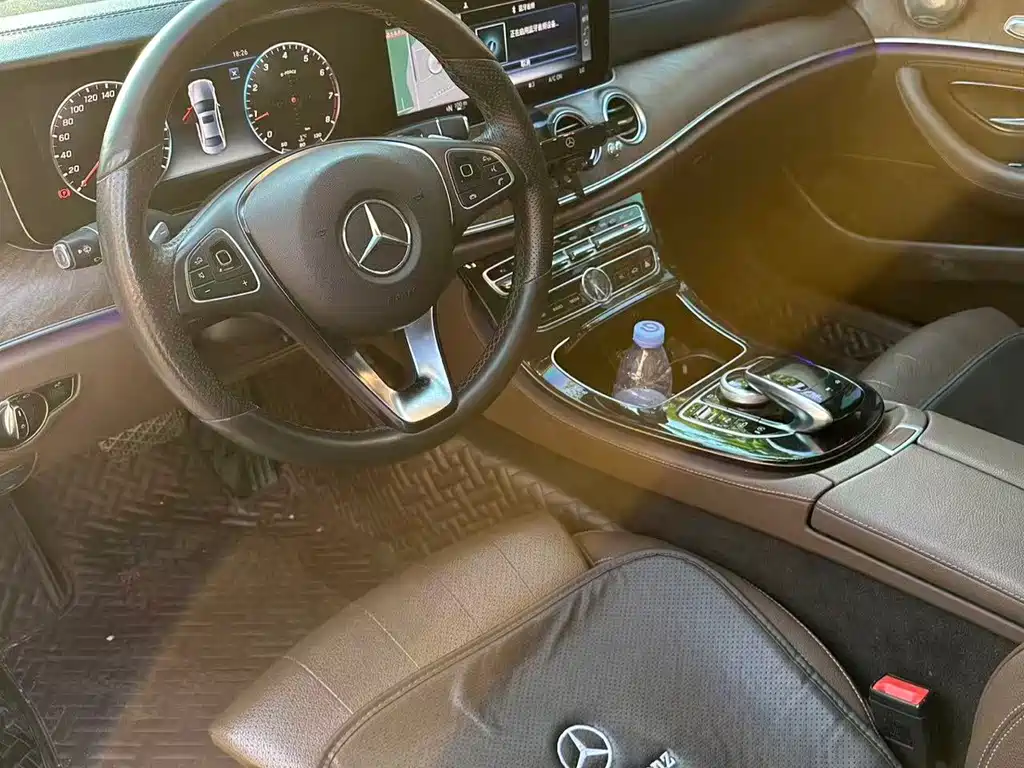 Mercedes-Benz E-Class — миниатюра 4