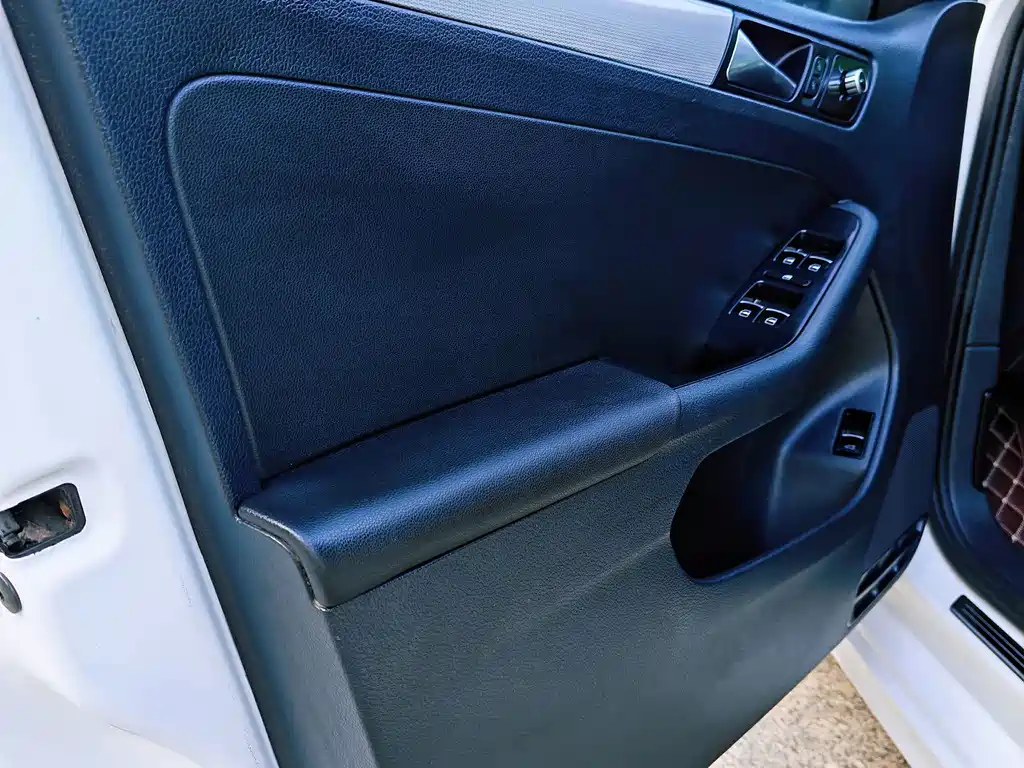 Volkswagen Sagitar — миниатюра 23