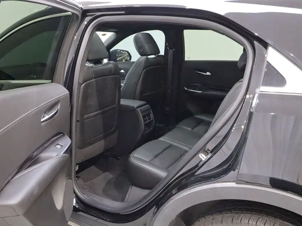 Cadillac XT4 — миниатюра 12