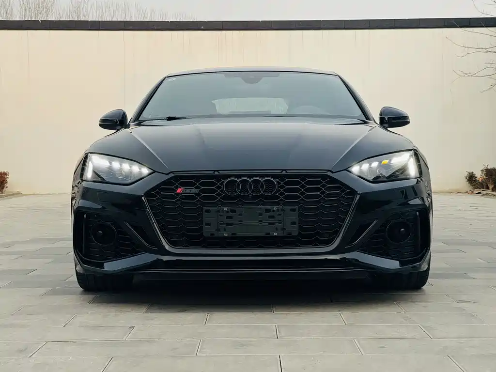 AUDI RS 5