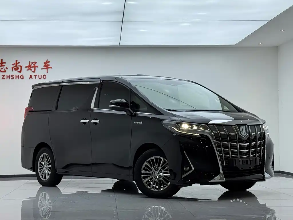 Toyota Alphard — миниатюра 3