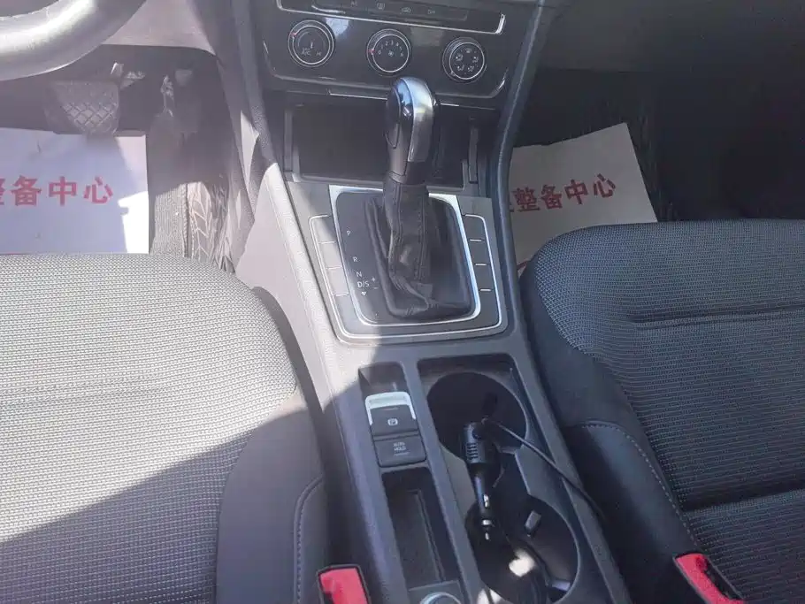 Volkswagen Golf — миниатюра 16