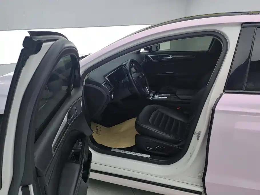 Ford Mondeo — миниатюра 9