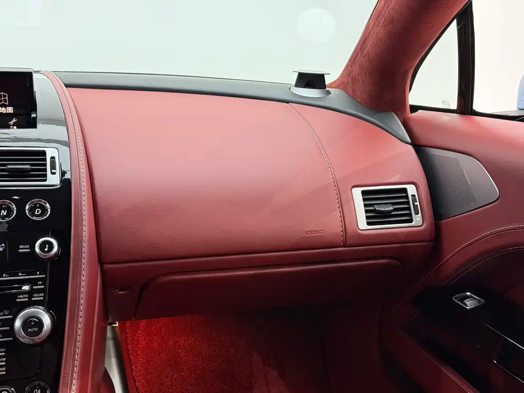 Aston Martin Rapide — миниатюра 27