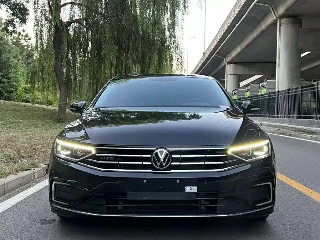 Volkswagen Magotan PHEV — миниатюра 2