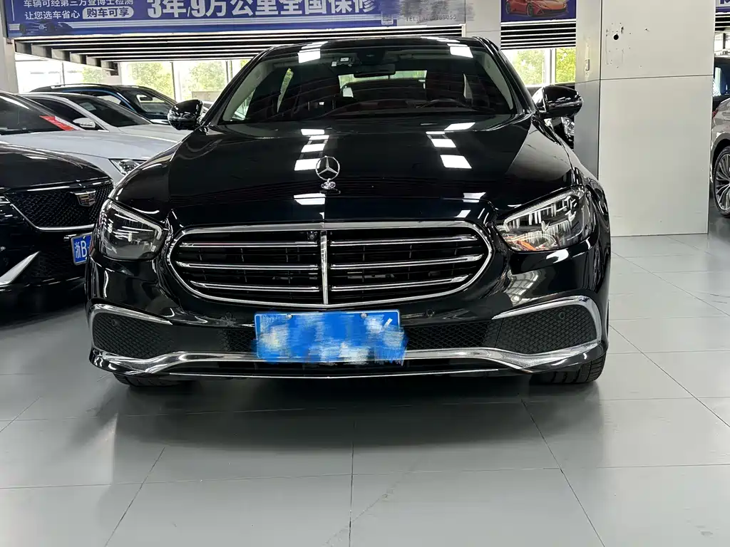 Mercedes-Benz E-Class — миниатюра 2