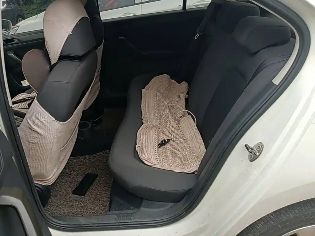 Volkswagen Santana — миниатюра 16