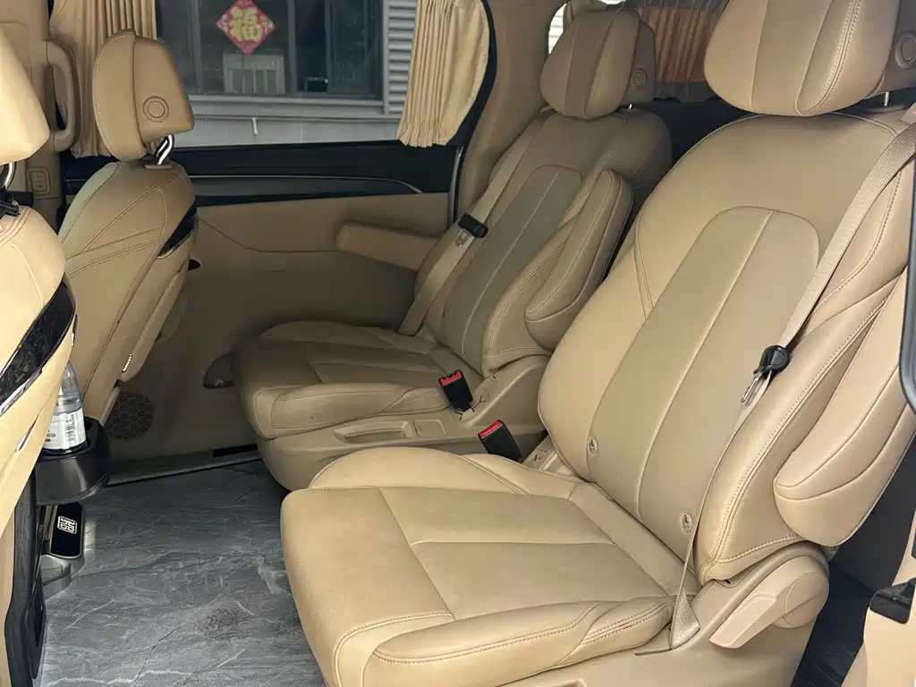 Buick GL8 Hybrid — миниатюра 5