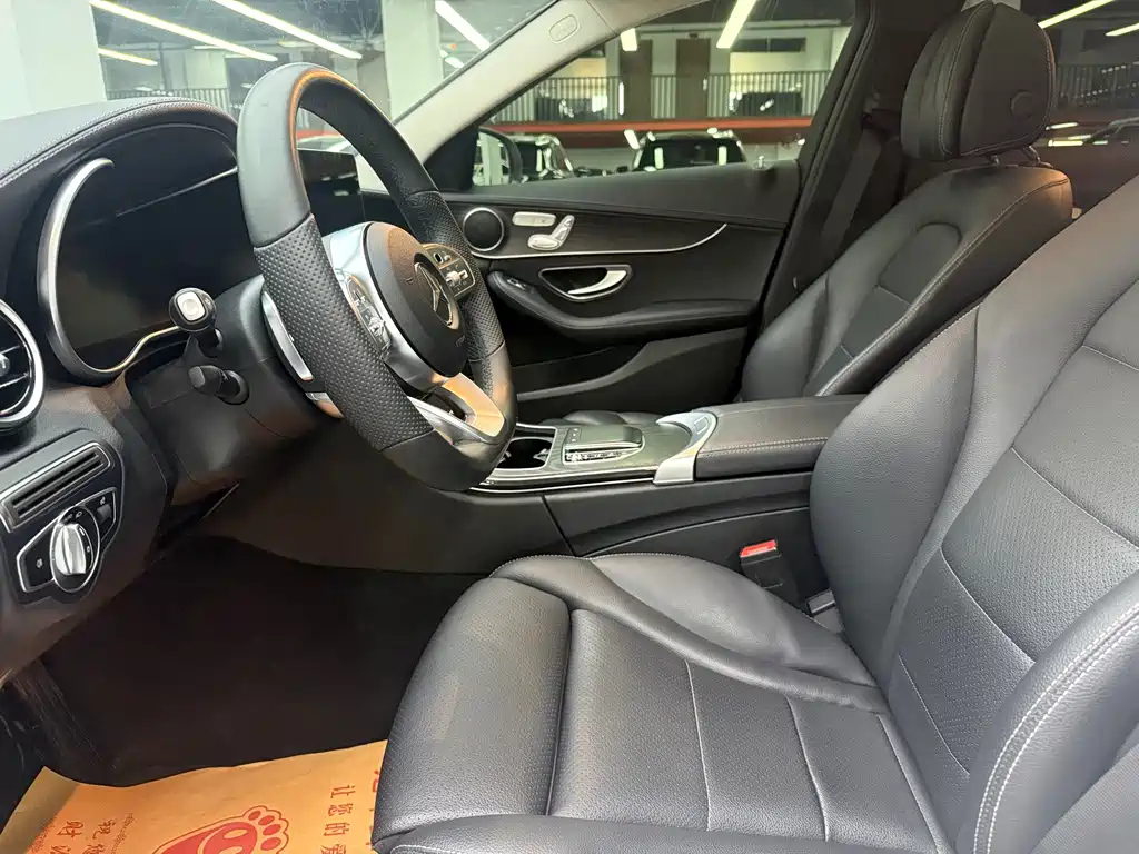 Mercedes-Benz C-Class — миниатюра 8