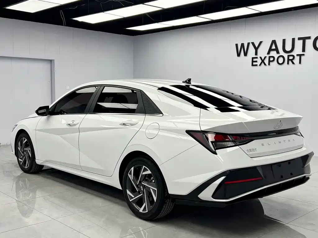 Hyundai Elantra — миниатюра 6