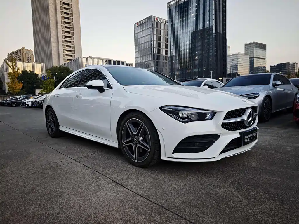 MERCEDES-BENZ CLA