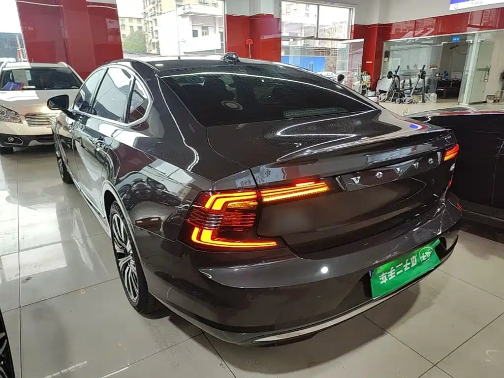 Volvo S90 — миниатюра 5