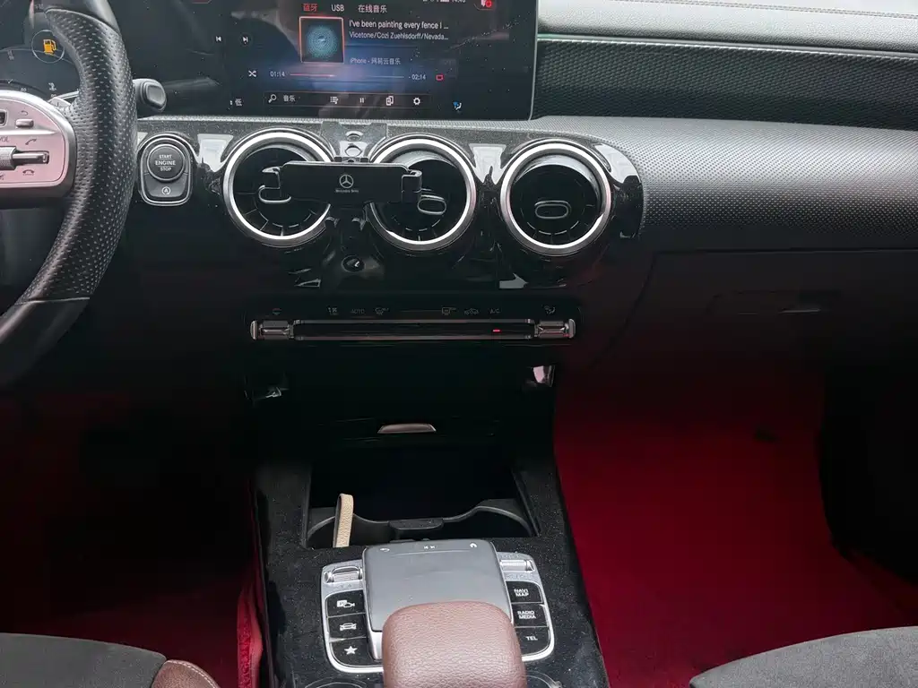 Mercedes-Benz A-Class — миниатюра 8