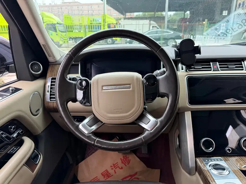 Land Rover Range Rover — миниатюра 10