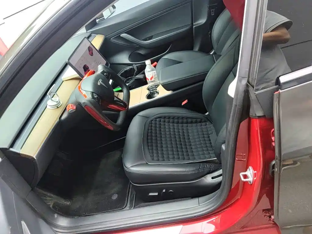 Tesla Model 3 — миниатюра 15
