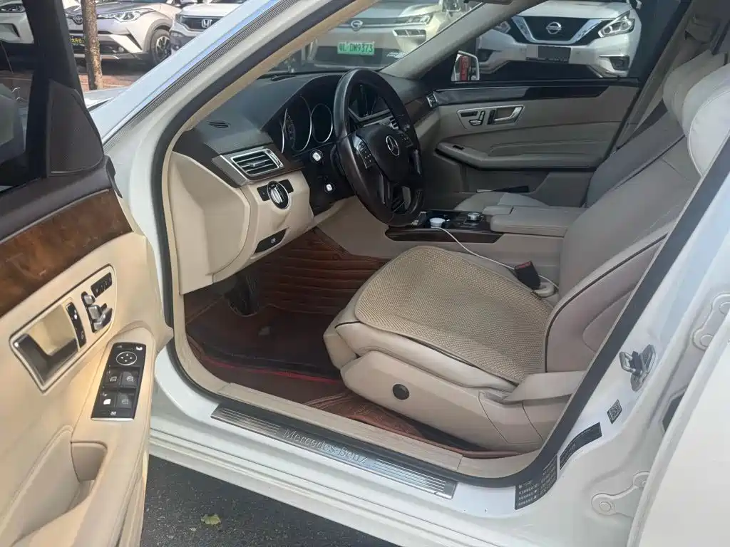 Mercedes-Benz E-Class — миниатюра 3