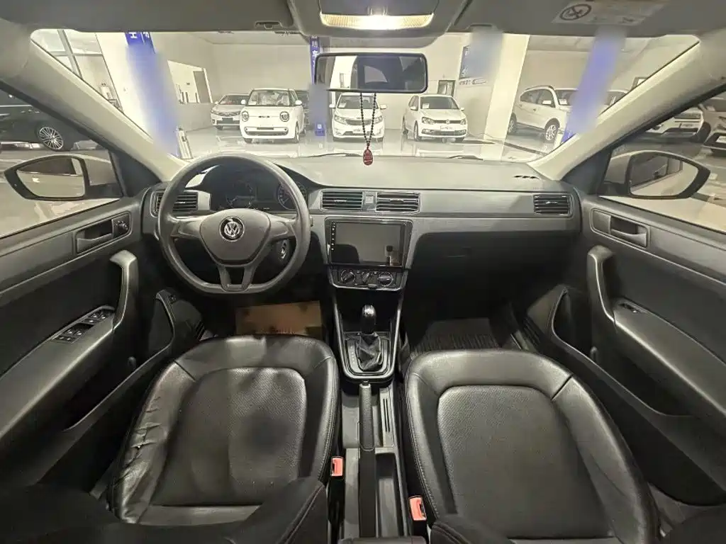 Volkswagen Santana — миниатюра 13