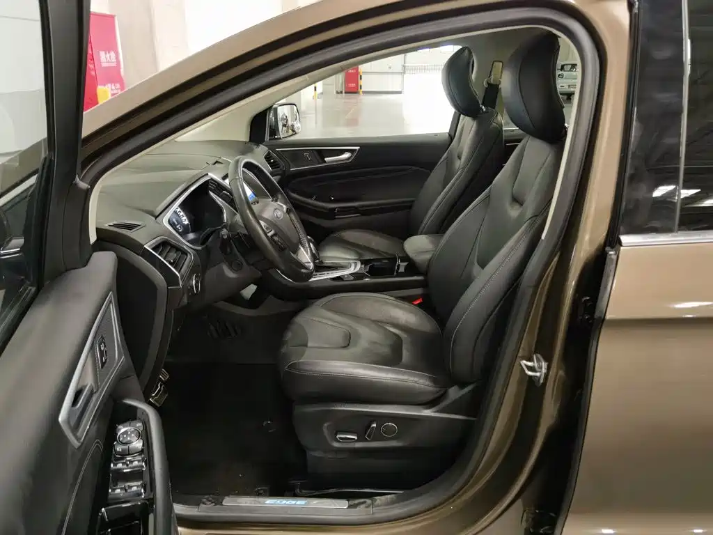 Ford Edge — миниатюра 10