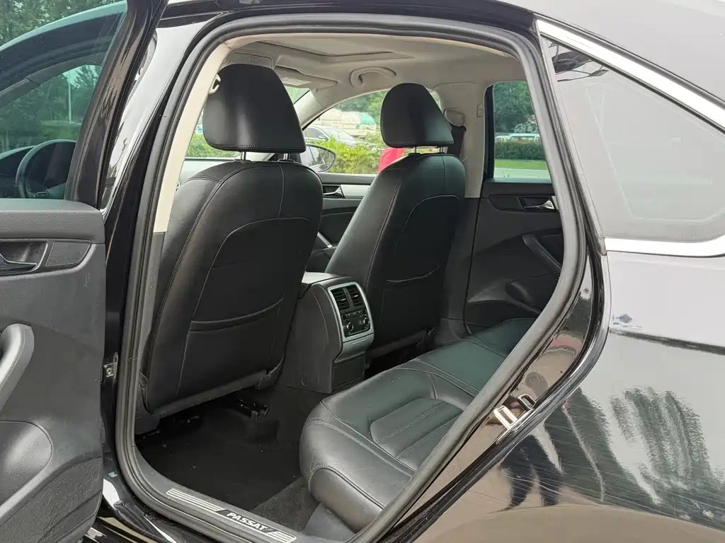 Volkswagen Passat — миниатюра 14
